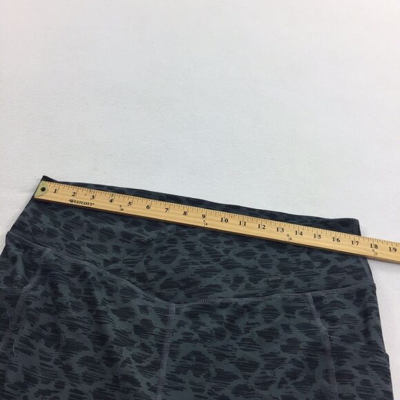 MTA Sports 3/4 Length Athletic Workout Leggings Size 1X Womens Plus Gray Cheetah - Picture 4 of 7